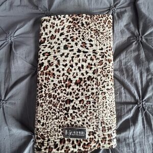 Morphe Leopard Print Makeup Brush Holder. Great for travel